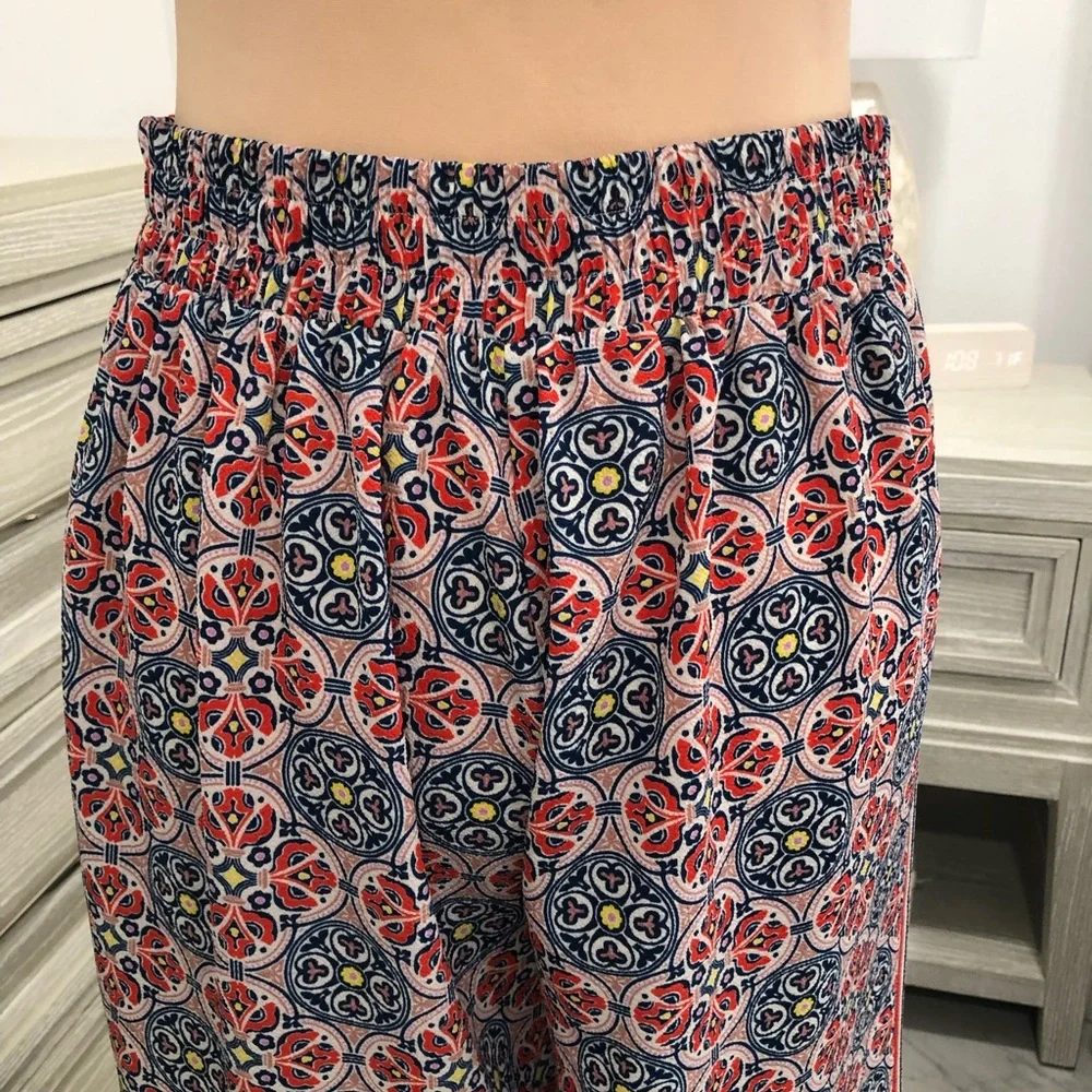 Max Studio Multicolor Patterned Capris - Picture 8 of 13